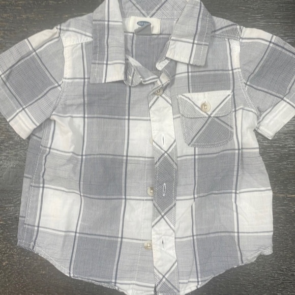 Button downs plaid - Picture 4 of 5